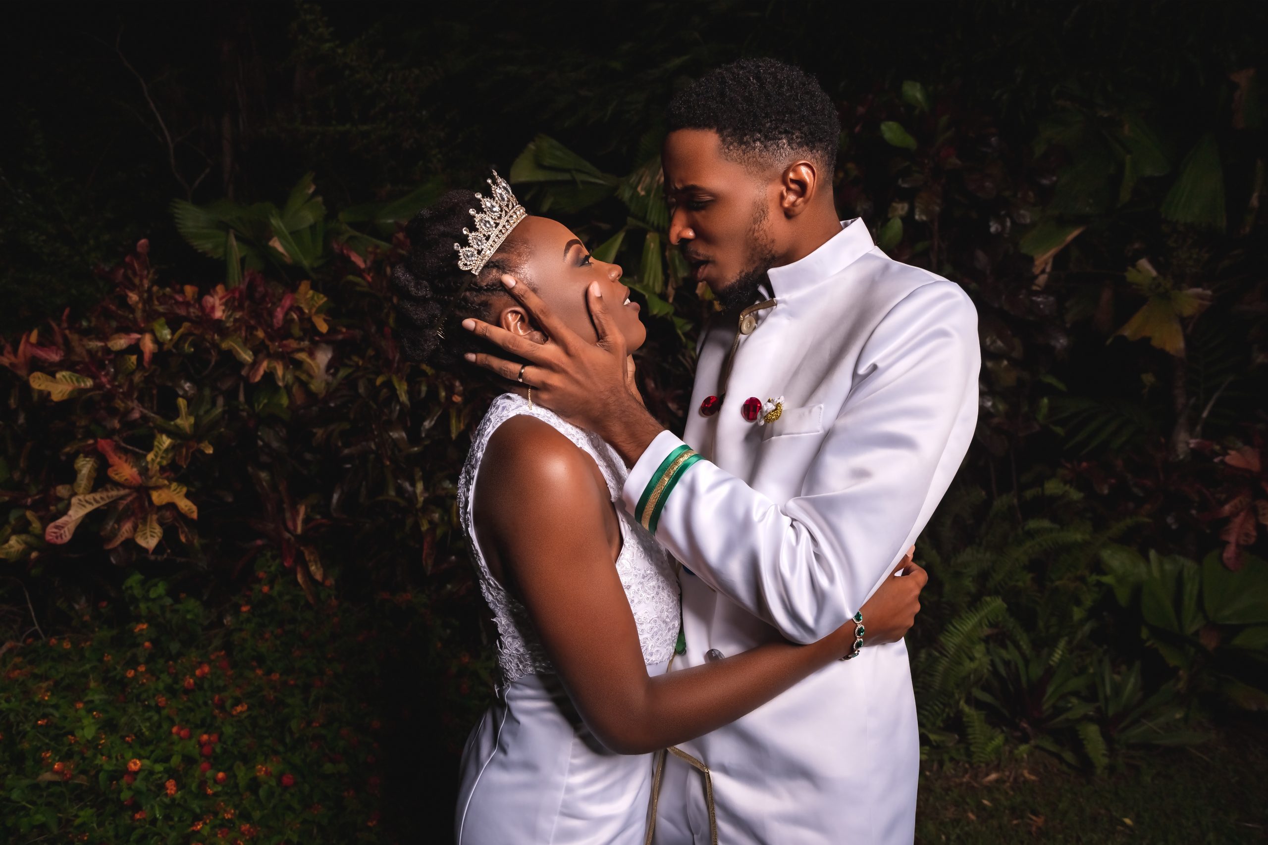 Nos portfolios photographiques #mariage Le baiser #photographeguadeloupe