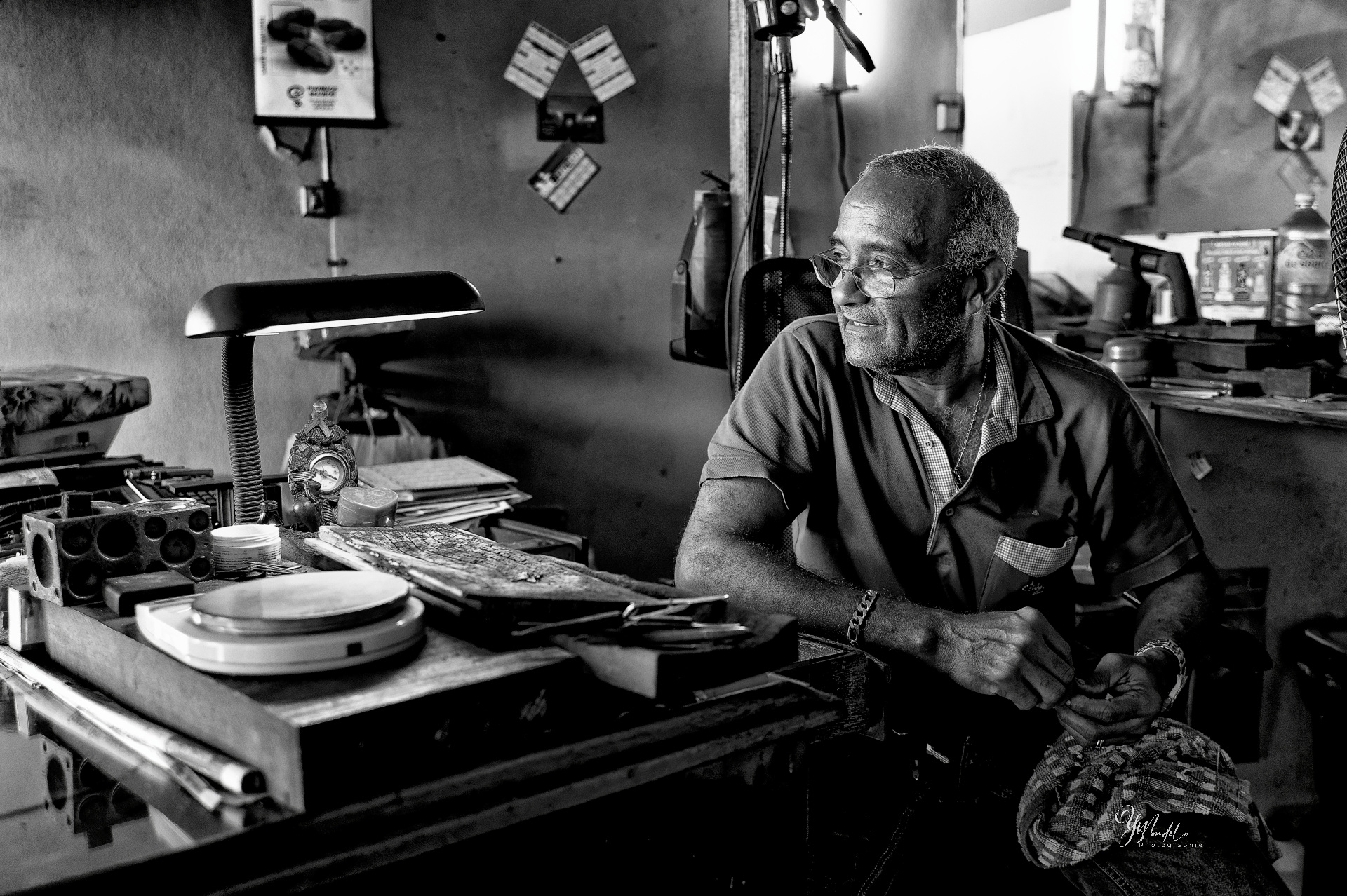 L'orfèvre du coin De l’autre côté du miroir #photographeguadeloupe