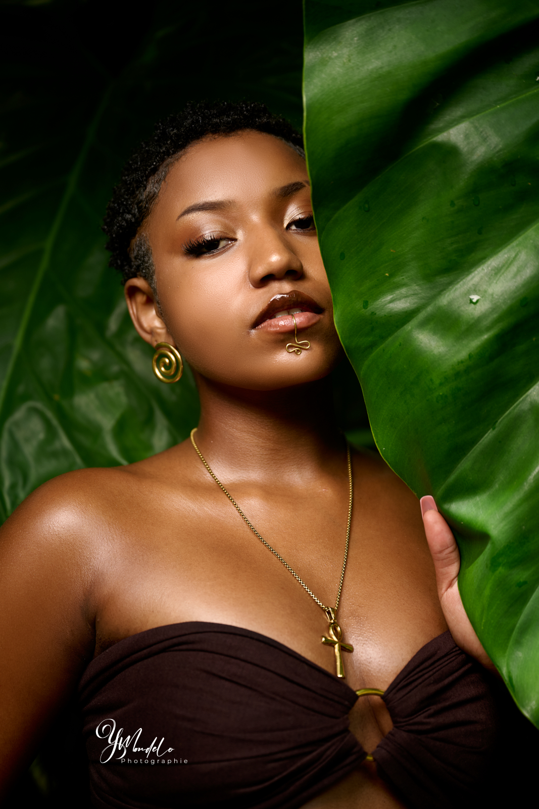 Nos portfolios photos Guadeloupe Photographe Portraits Guadeloupe | shoot lea entre feuille et ciel